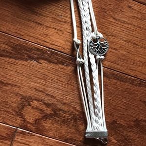 White leather adjustable bracelet
